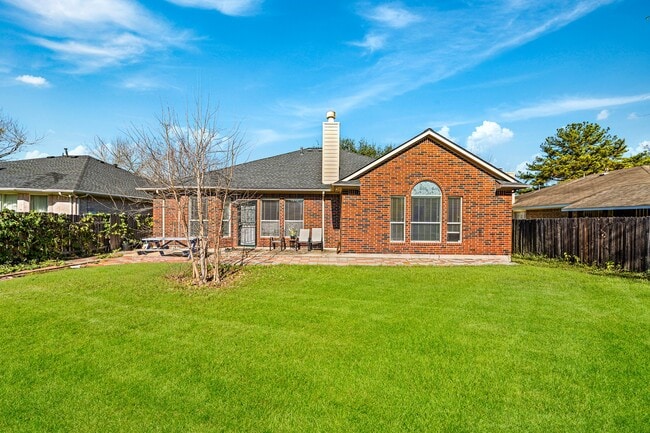 Building Photo - 15727 Schumann Ln