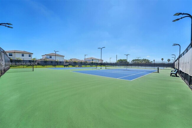 Building Photo - 2425 SE 28th Dr