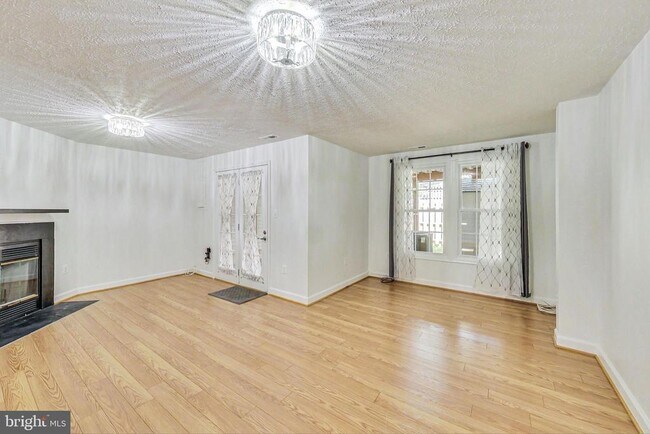 Building Photo - 5 Drumcastle Ct