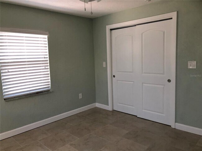 Building Photo - 37 144th Ave