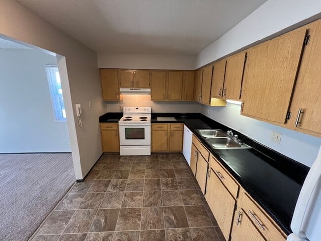 Building Photo - 50% off for your first 4 Months!!!