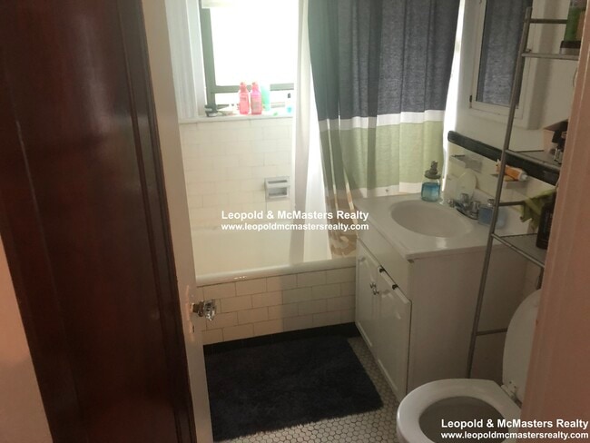 Building Photo - 22 Bellevue St