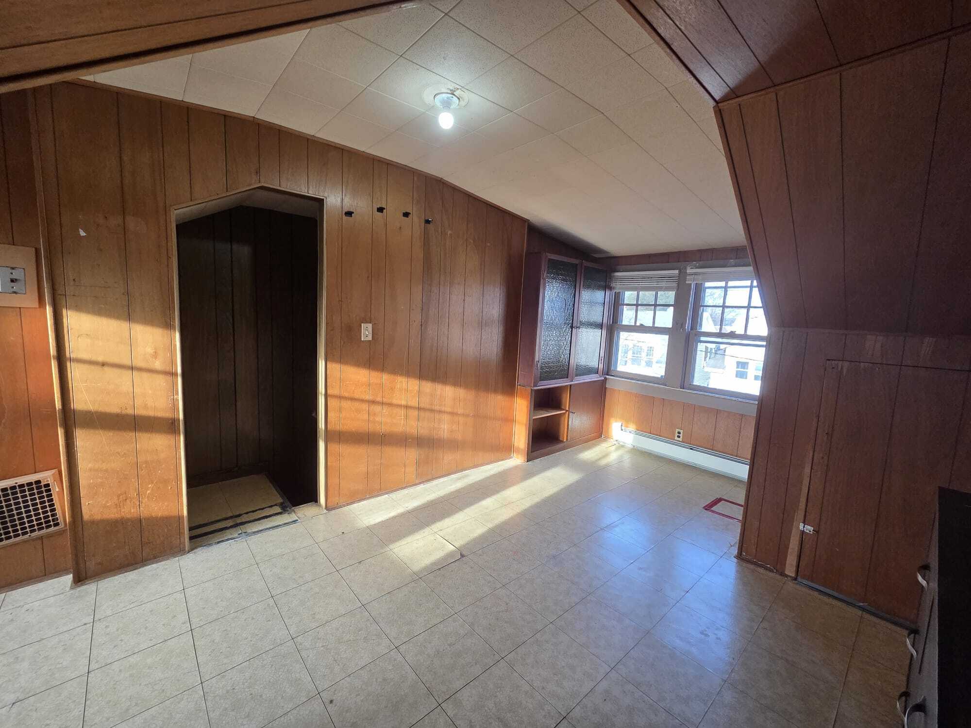 Building Photo - 301 S Logan Ave