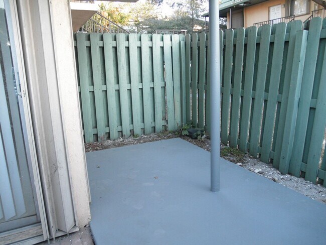 Building Photo - Fairview Villas