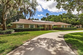 Building Photo - Spacious 4 Bedroom 3 Bath in Southoak