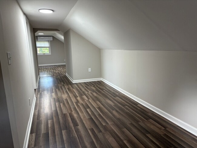 Building Photo - 3 Bedroom, 3 Bathroom House in Winston-Salem!
