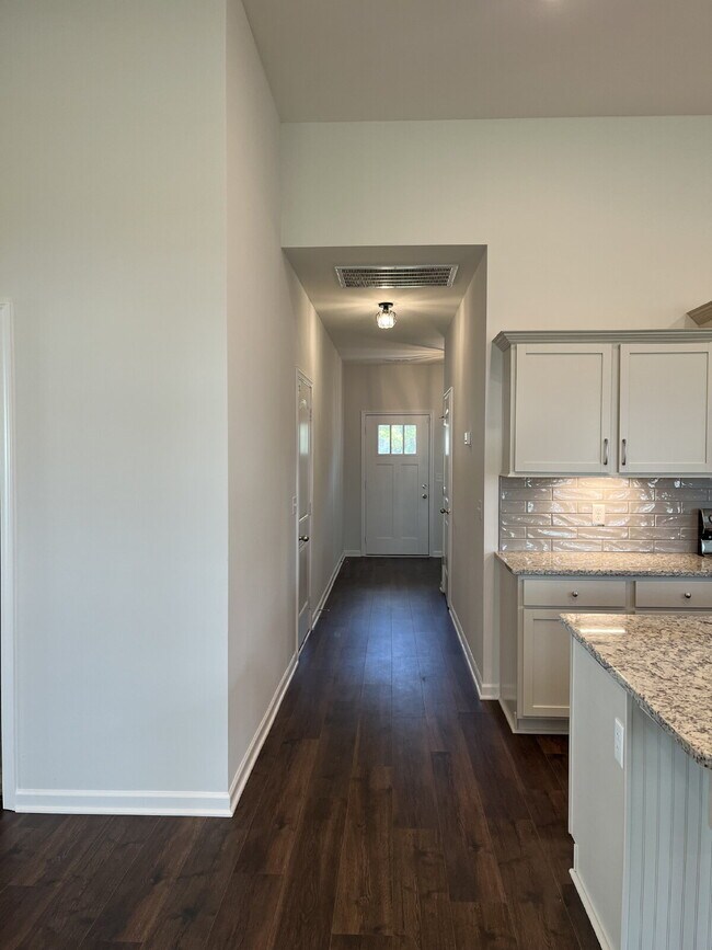 Building Photo - 306 Crimper Ln