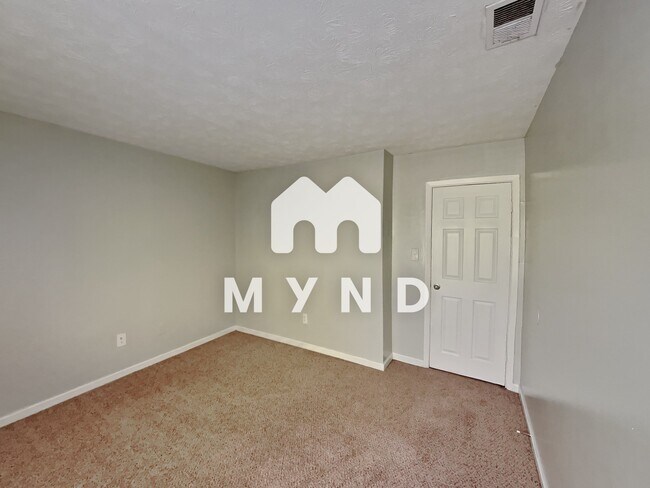 Building Photo - 3575 Oakvale Rd Unit 405