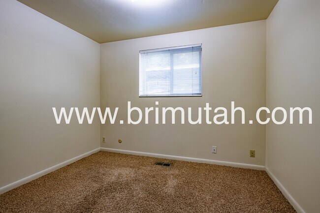 Building Photo - 2045 S 2200 E