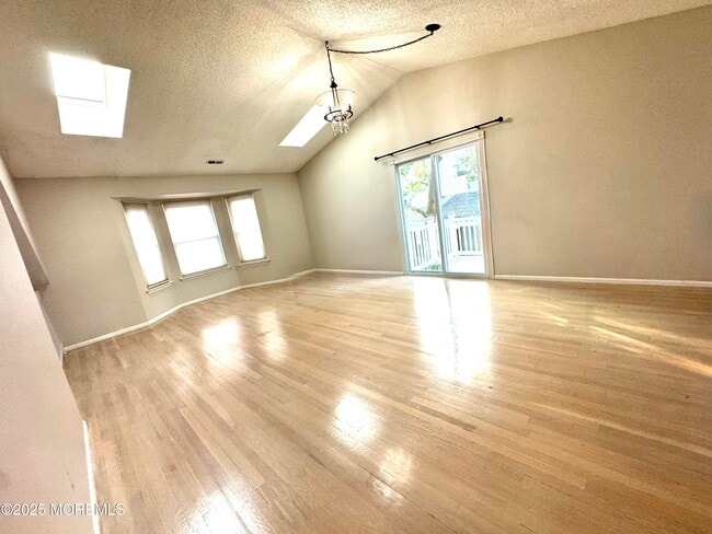 Building Photo - 148 Tulip Ln