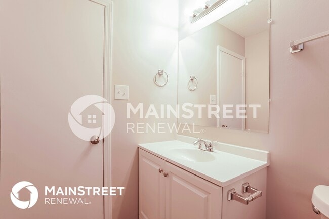 Building Photo - 5325 Longwood Cove