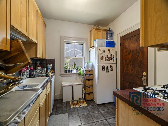 Building Photo - Charming 2 Bed 1 Bath House in Old Town!
