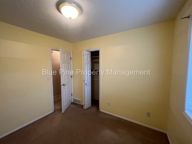 Building Photo - 4342 Williamsburg Ln