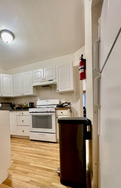 Building Photo - 54 Egmont St