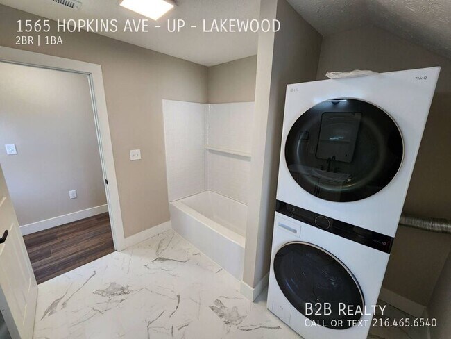 Building Photo - 1565 Hopkins Ave