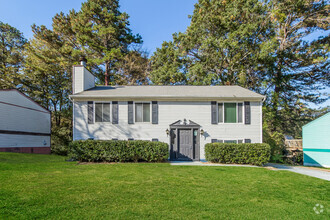 Building Photo - Spacious 3BR Split-Level | 2,000+ Sq Ft | ...