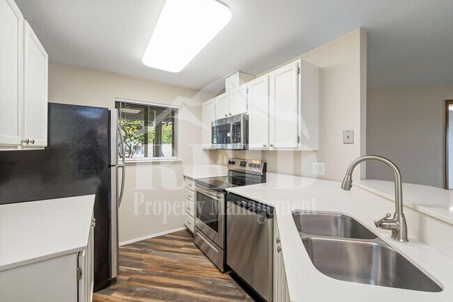 Building Photo - Water view 4 plex close to Silverdale and Public Transportation.