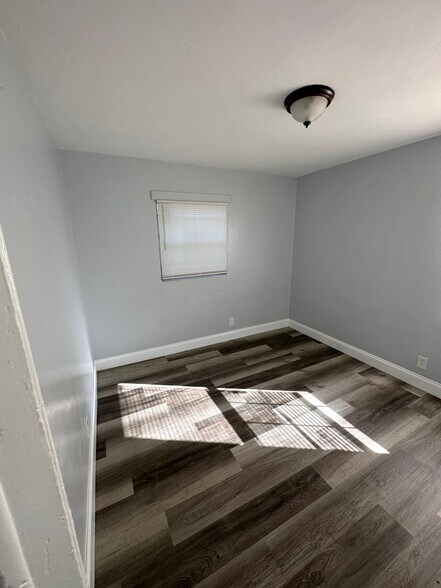 Building Photo - 3805 Fairfax St