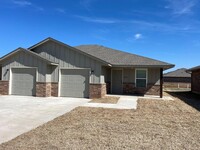 Building Photo - NEW SENIOR COMMUNITY! 55 & UP! 2 bed 2 ful...