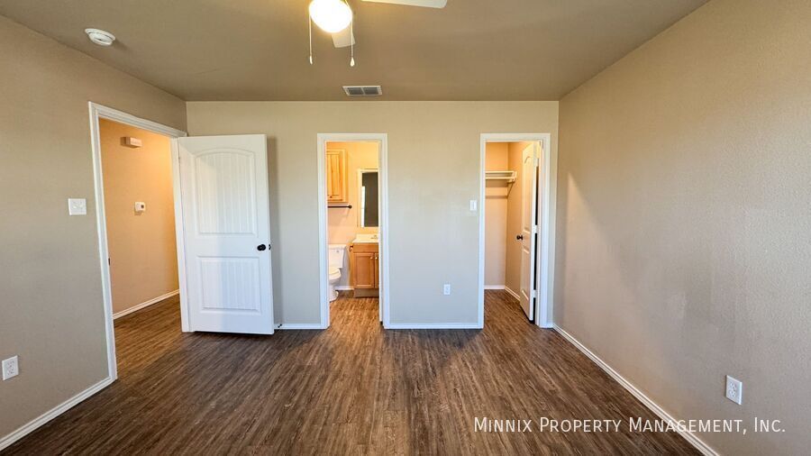 Building Photo - 2520 N Ave O