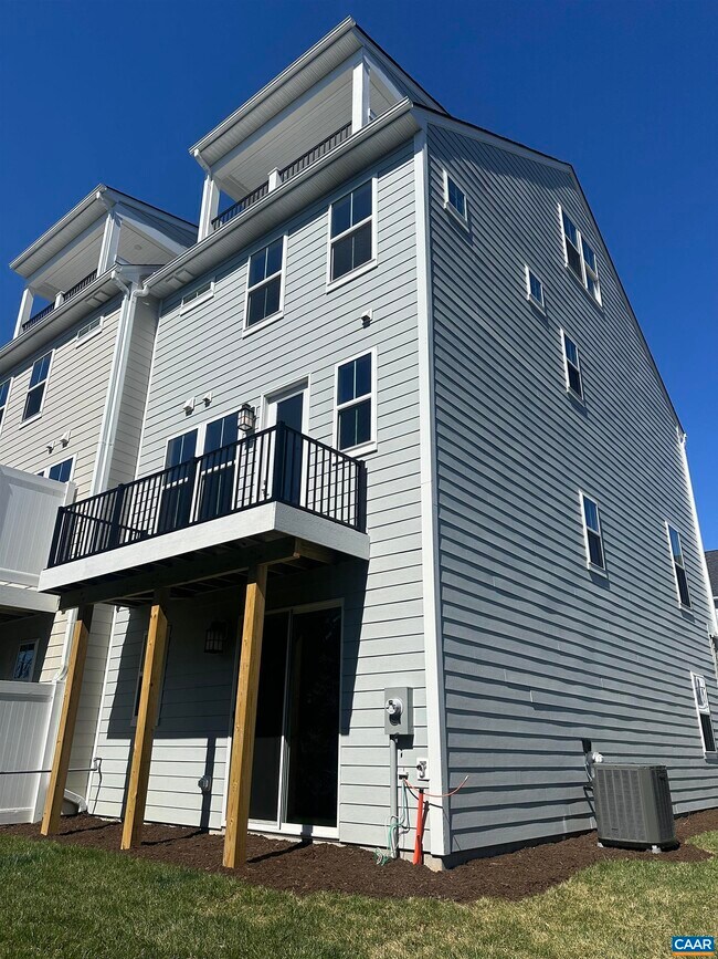 Building Photo - 2024 Calico Ct