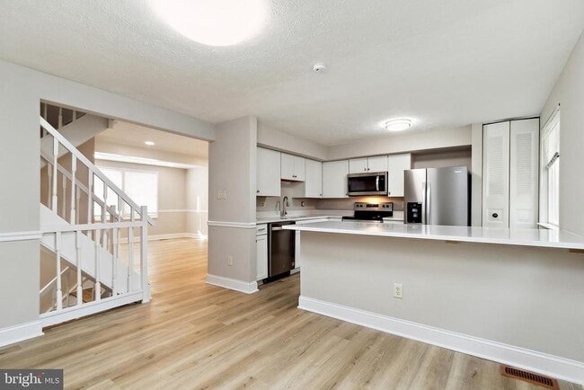 Building Photo - 3380 Longbow Ct