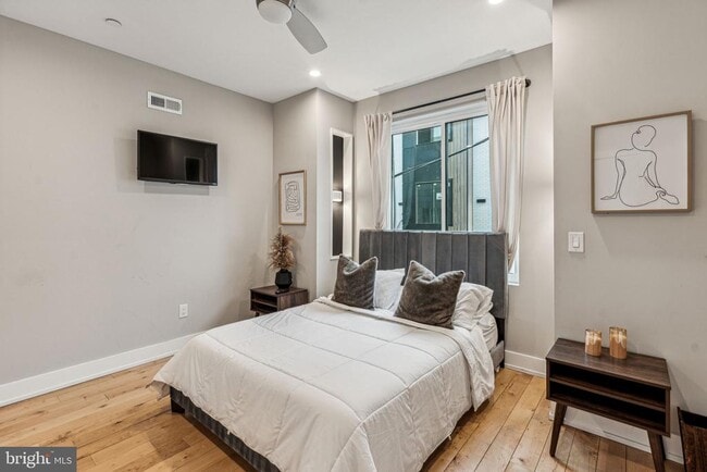 Building Photo - 1514 S Bambrey St