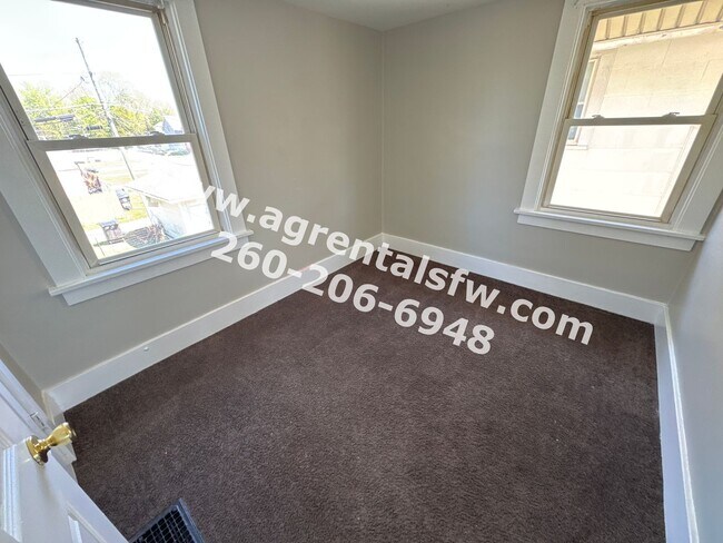 Building Photo - 3 bedroom house - Section 8 OK!