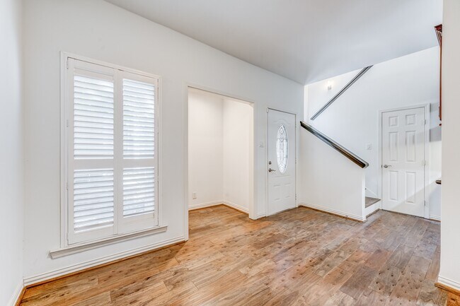 Building Photo - 708 Fowler St