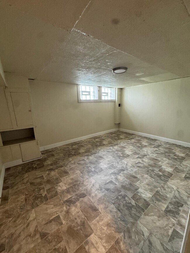 Building Photo - 4413 Parkton St