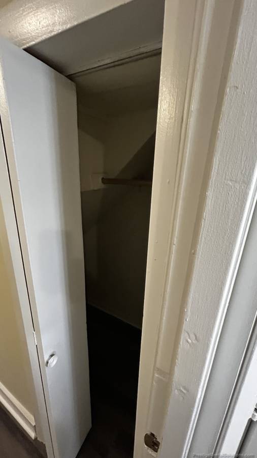 Building Photo - 1144 River St