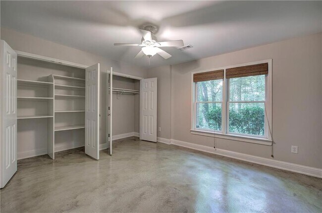 Building Photo - 2320 Starr Lake Dr NW