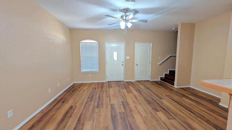 Building Photo - 808 W Arroyo Park Ln