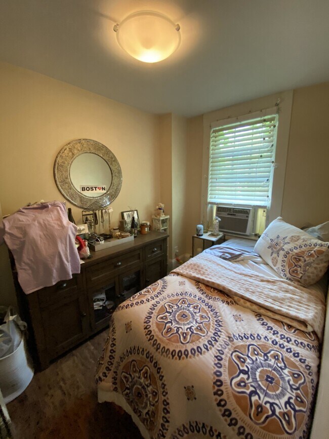 Building Photo - 2 S Cedar Pl