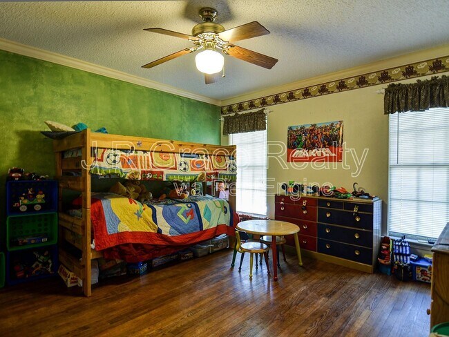 Building Photo - 1308 White River Dr