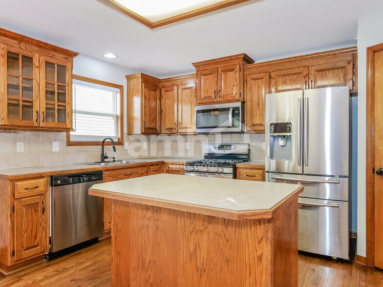 Building Photo - 3904 SW Brian Ln