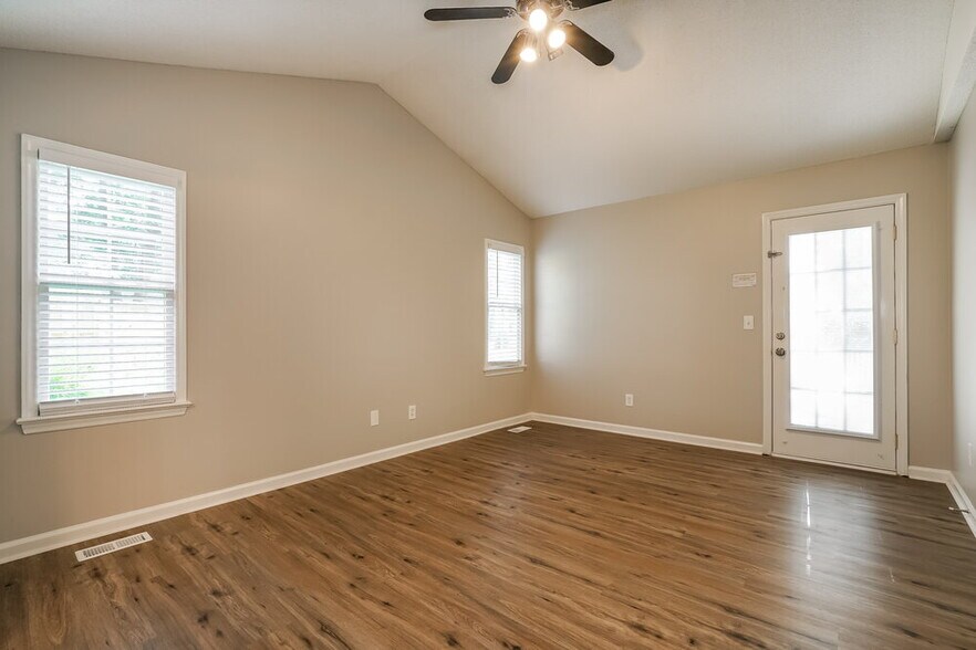 Building Photo - 2100 Havering Pl