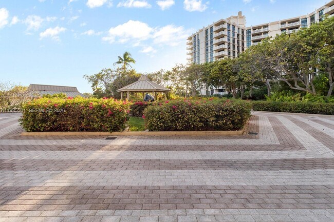 Building Photo - 1111 Crandon Blvd