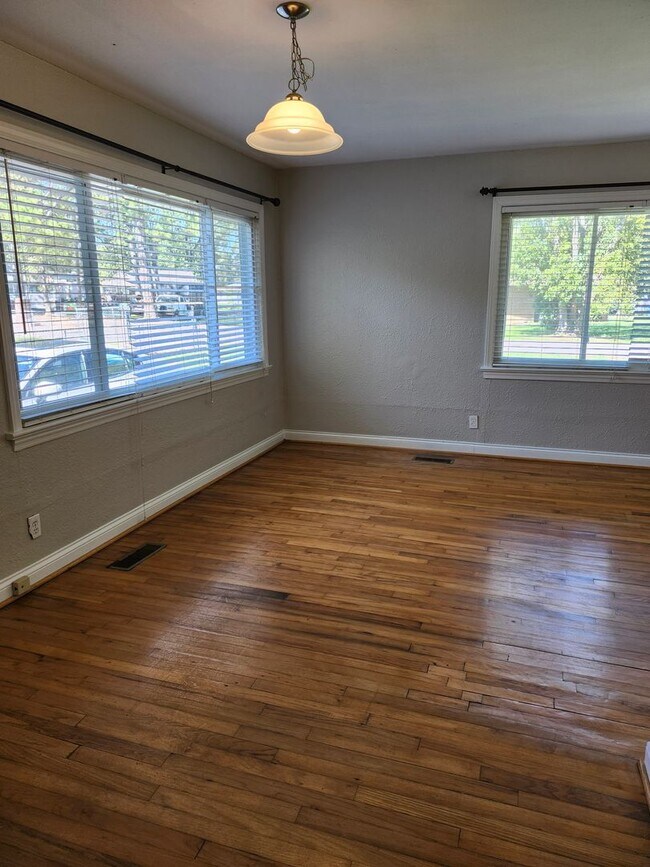 Building Photo - 3 bedroom 2 bath home located in Brainerd TN