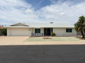Building Photo - 20018 N Lakeforest Dr