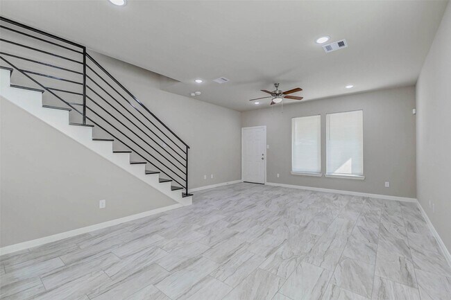 Building Photo - 7968 Henson St