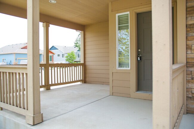 Building Photo - 3 Bedroom, 2.5 Bath - 2 Story Home in Loveland