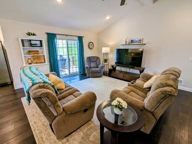 Building Photo - 241 Butterfield Dr