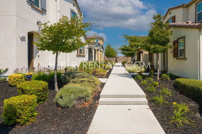 Building Photo - Modern 4-Bedroom Retreat in Mountain House...
