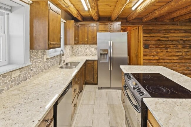 Building Photo - 118 Agape Wy