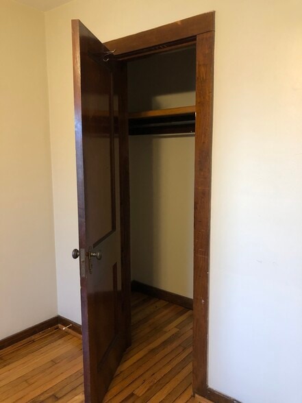 Building Photo - 728 W 3rd St