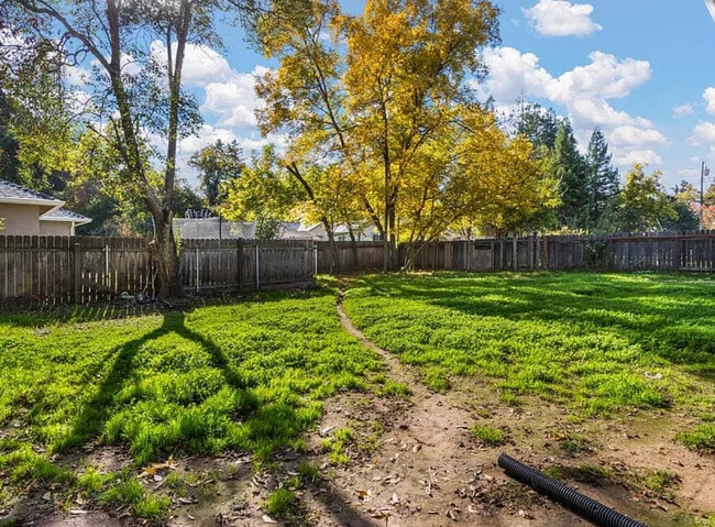 Building Photo - APPLY NOW