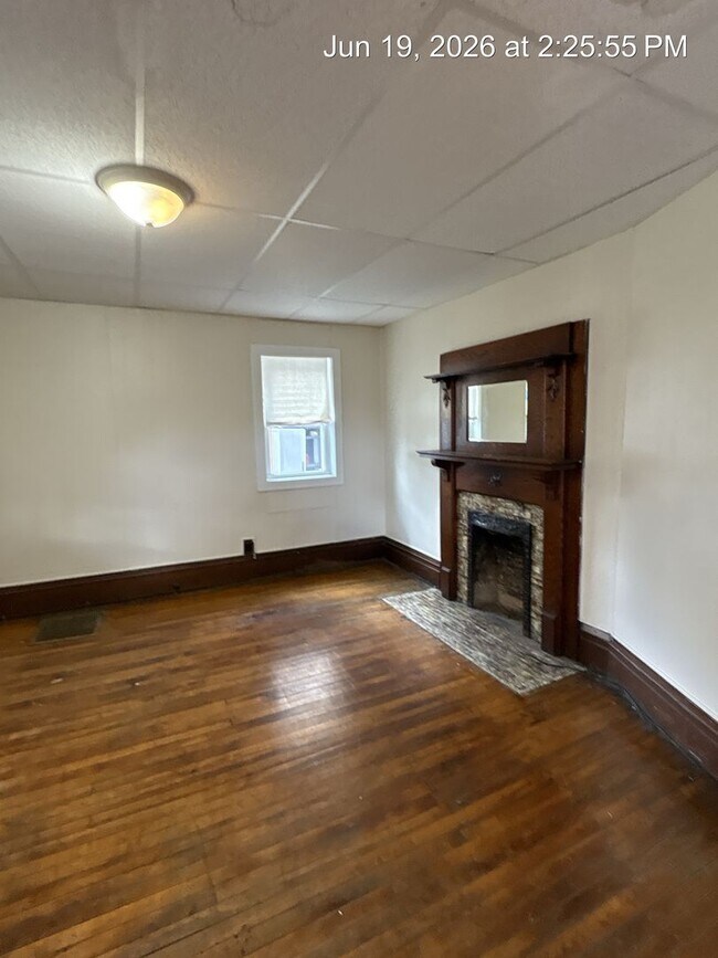 Building Photo - 142 Lorentz St