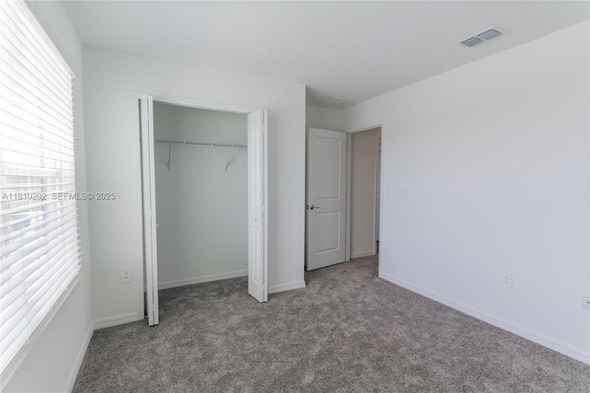 Building Photo - 934 Cattleman St