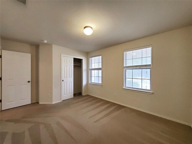 Building Photo - 15109 Fernhill Dr